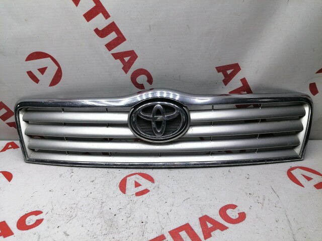 Решетка радиатора TOYOTA Avensis 