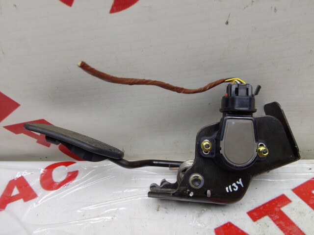 Педаль газа TOYOTA Avensis 