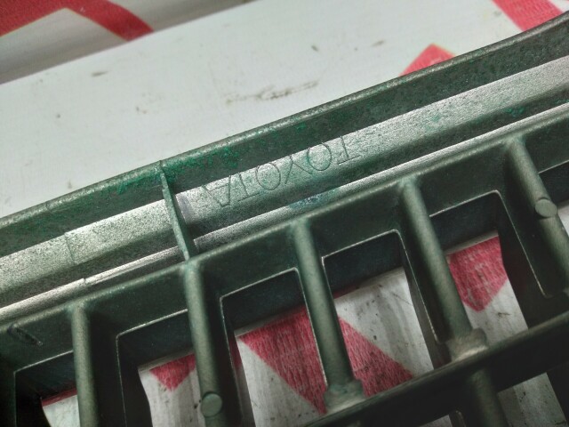 Решетка радиатора TOYOTA Sprinter 