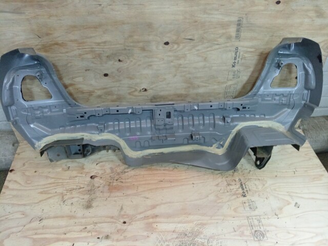 Задняя панель NISSAN Sunny 