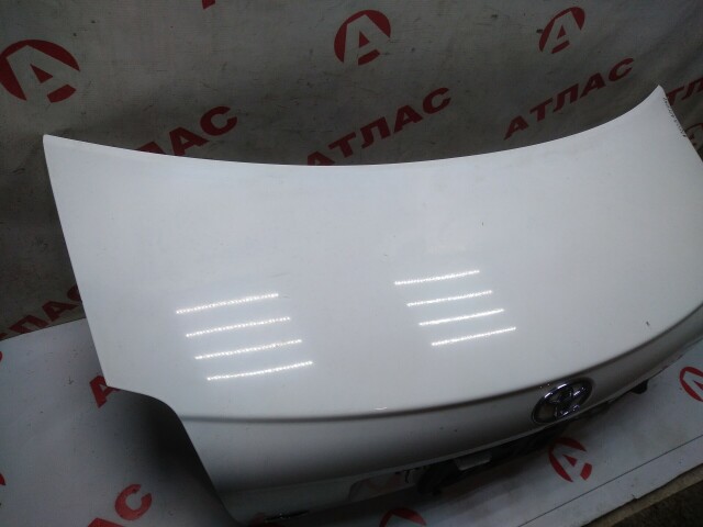 Крышка багажника TOYOTA Avensis 