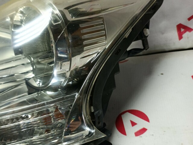 Фара TOYOTA Ractis 