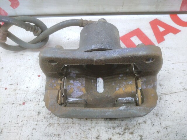 Суппорт TOYOTA Ist 