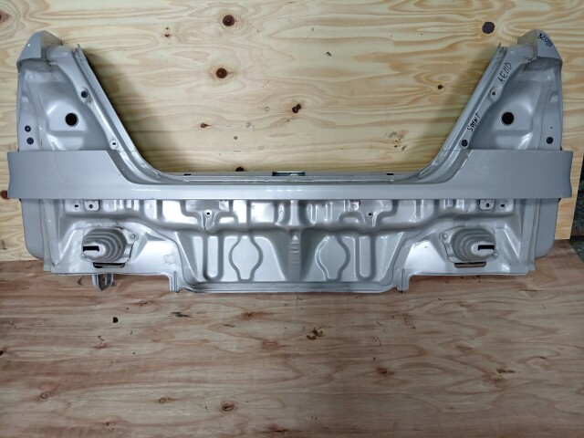 Задняя панель TOYOTA Sprinter 