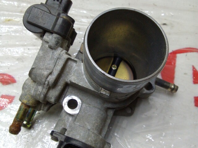 Дроссельная заслонка TOYOTA Corolla 1NZ-FE