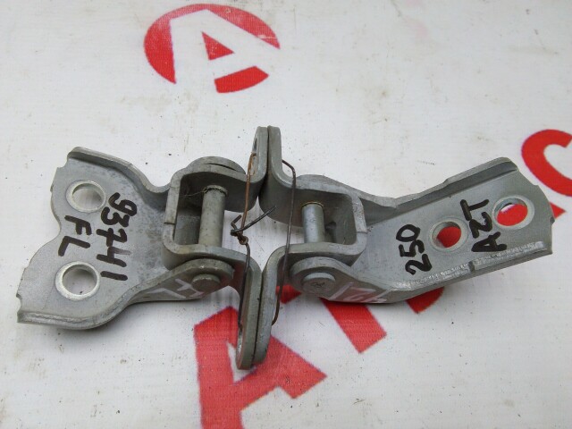 Кронштейны двери TOYOTA Avensis 