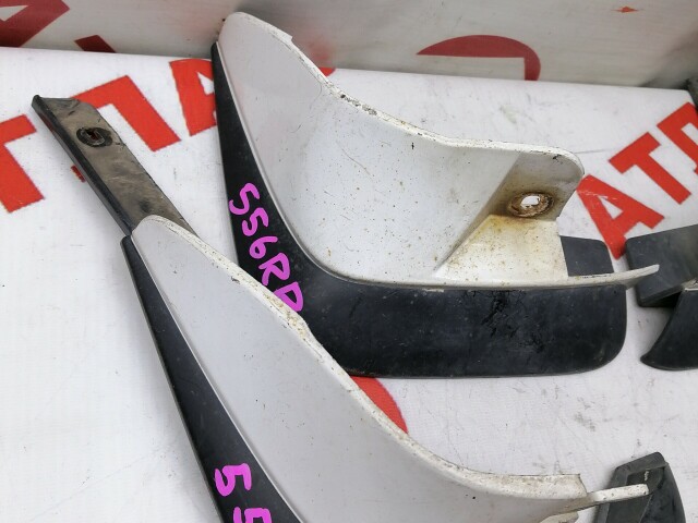 Брызговик NISSAN Sunny 