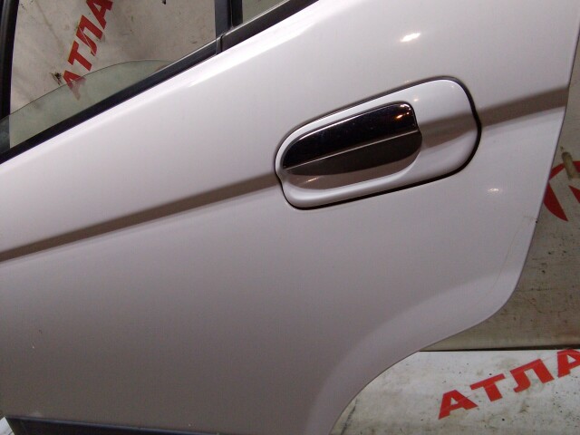 Дверь NISSAN Sunny 