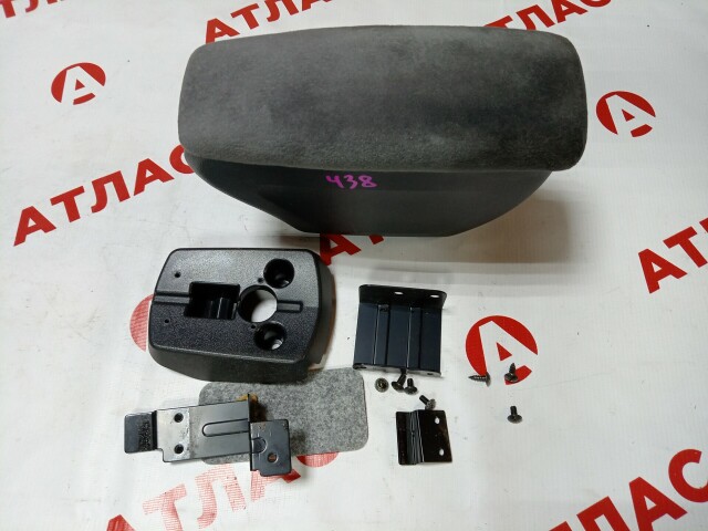 Подлокотник TOYOTA Ist 