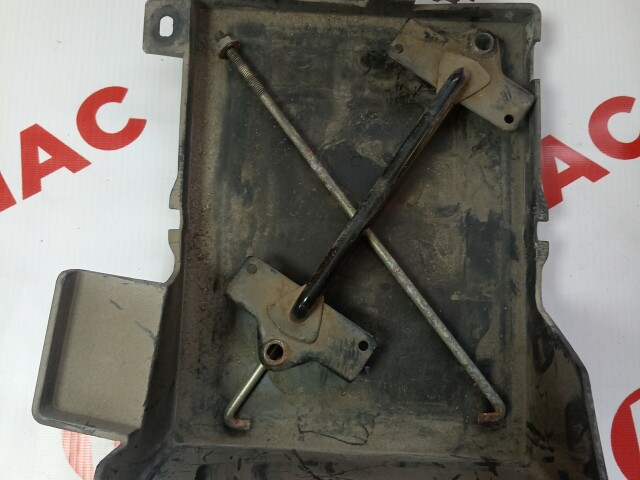 Крепление аккумулятора MITSUBISHI Galant Fortis 