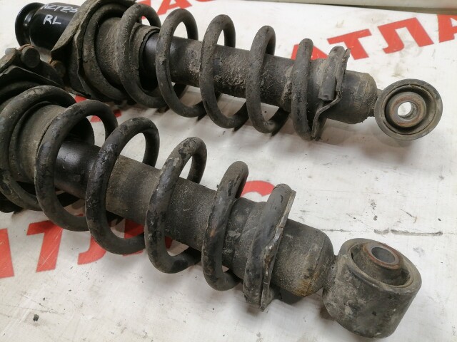 Стойка TOYOTA Avensis 