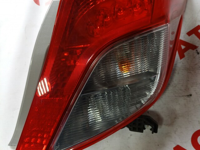 Стоп TOYOTA Vitz 