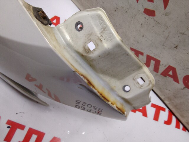 Крыло TOYOTA Ist 