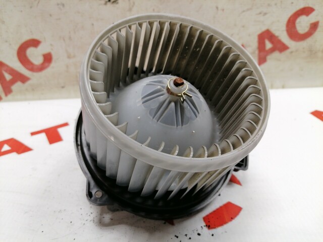 Моторчик печки TOYOTA Ist 