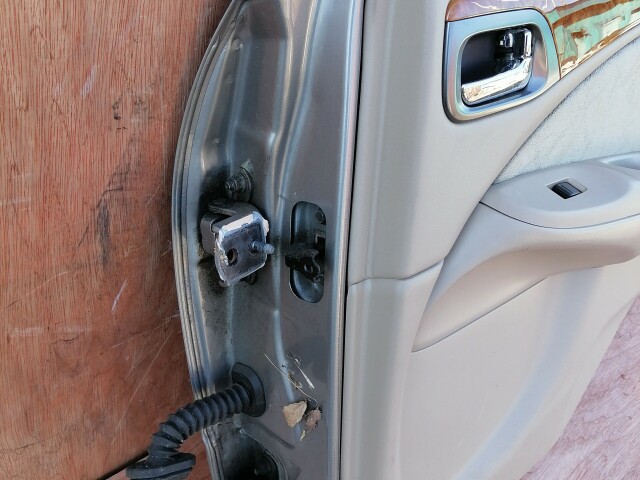 Дверь NISSAN Bluebird Sylphy 