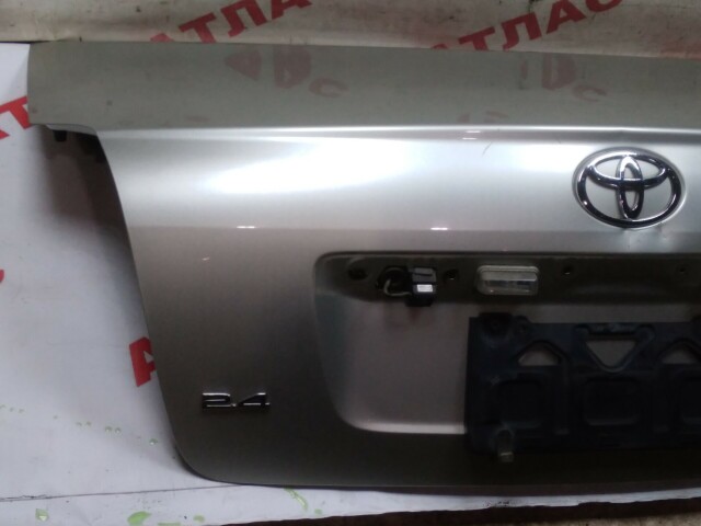 Крышка багажника TOYOTA Avensis 