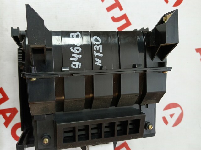 Бардачок NISSAN X-Trail 