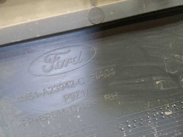 Обшивка двери FORD Focus II 