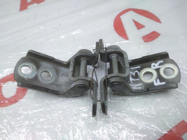 Кронштейны двери NISSAN X-Trail 