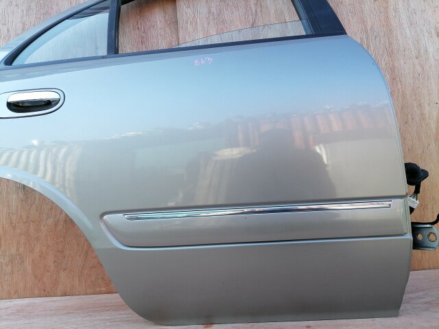 Дверь NISSAN Bluebird Sylphy 