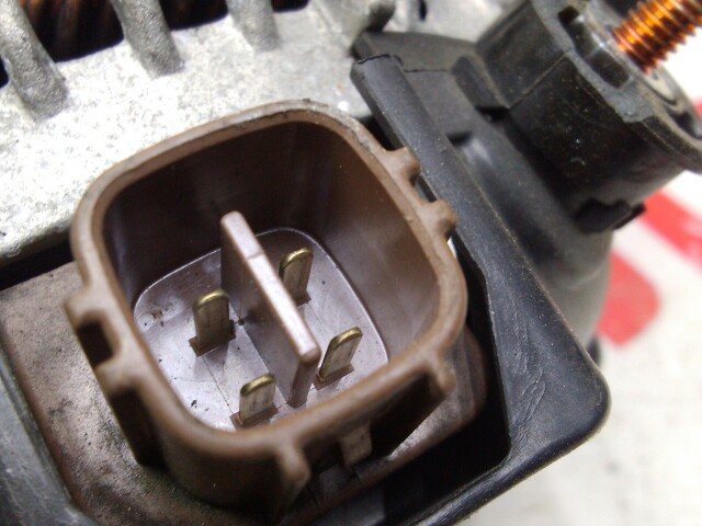 Генератор TOYOTA Avensis 2AZ-FSE