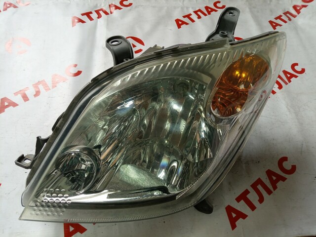 Фара TOYOTA Ist 