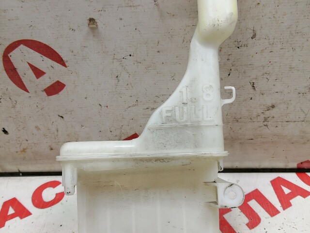 Бачок омывателя TOYOTA Vitz 