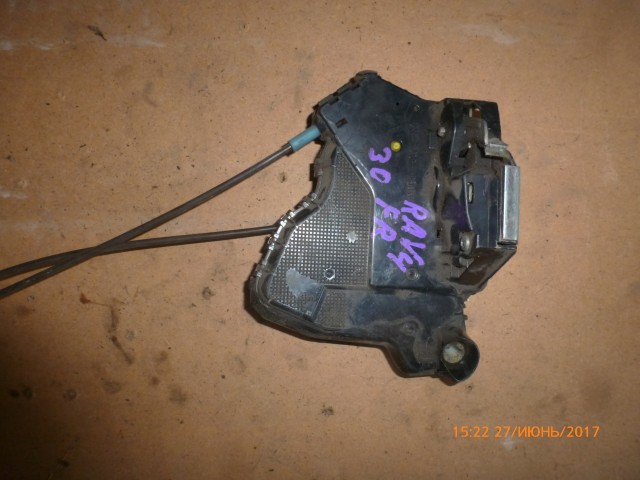Замок двери TOYOTA RAV4 