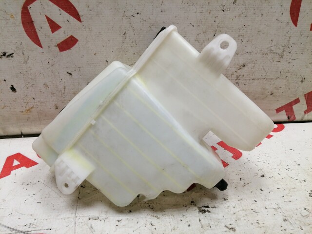 Бачок омывателя TOYOTA Caldina 