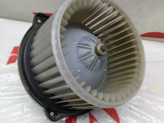 Моторчик печки TOYOTA Platz 