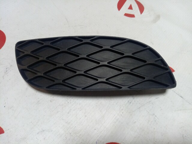 Заглушка в бампер TOYOTA Vitz 