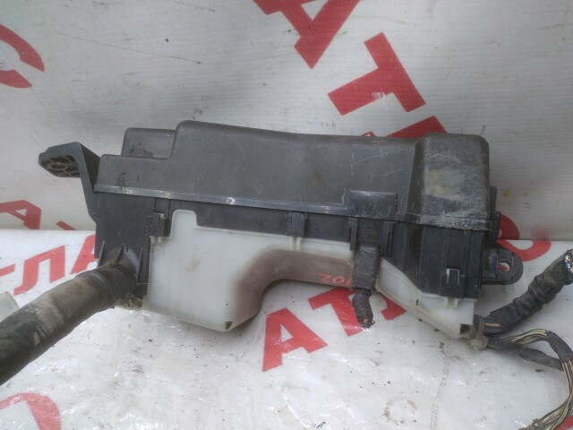 Блок предохранителей TOYOTA Avensis 1ZZ-FE