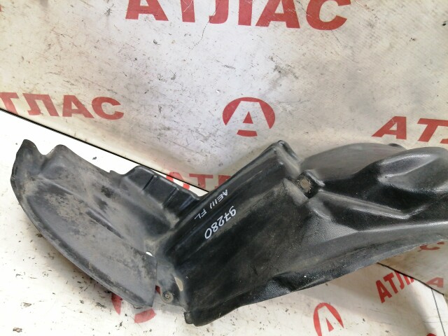 Подкрылок TOYOTA Corolla Spacio 