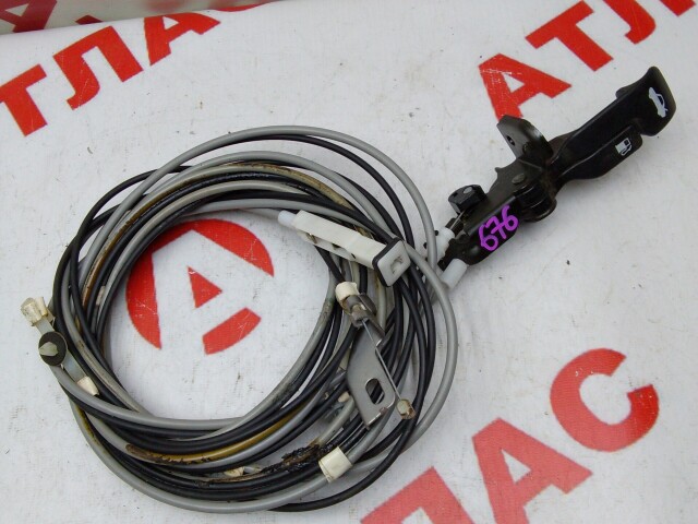 Трос багажника NISSAN Sunny 