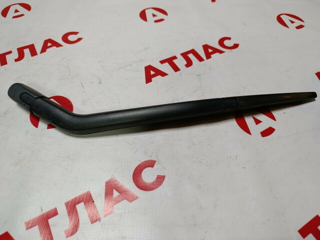 Дворник двери багажника TOYOTA Ist 