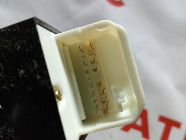 Блок управления стеклоподъемниками TOYOTA Vitz 