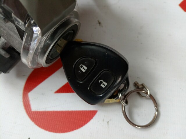 Замок зажигания TOYOTA Corolla Axio 