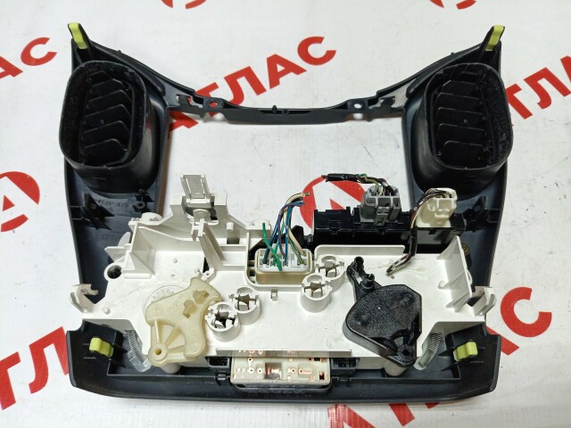 Блок управления печкой и кондиционером TOYOTA FunCargo 