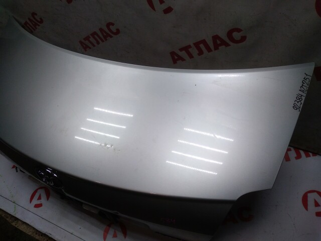 Крышка багажника TOYOTA Avensis 