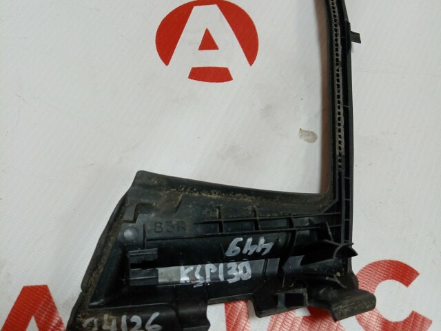 Уголок жабо TOYOTA Vitz 