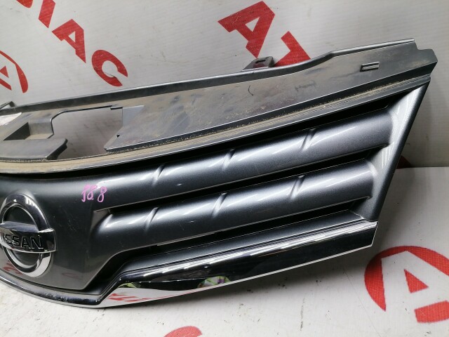 Решетка радиатора NISSAN Note 