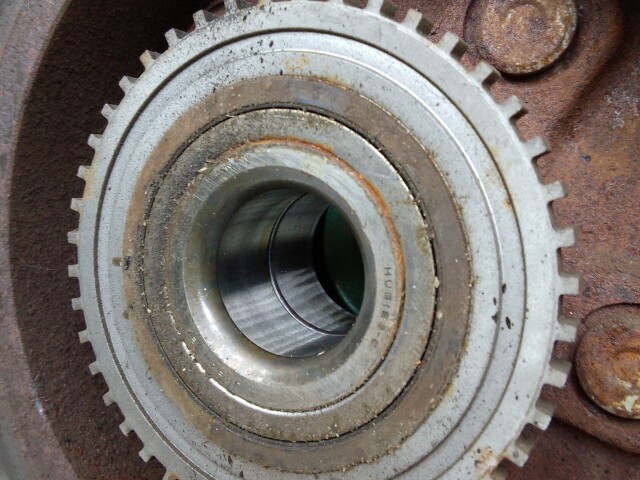 Ступица NISSAN Primera 