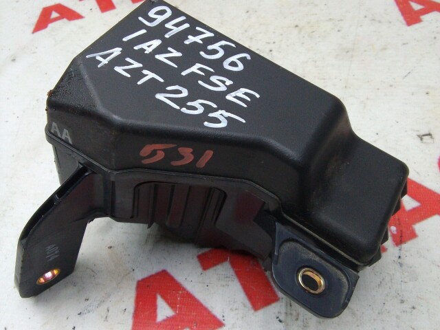 Блок предохранителей TOYOTA Avensis 1AZ-FSE