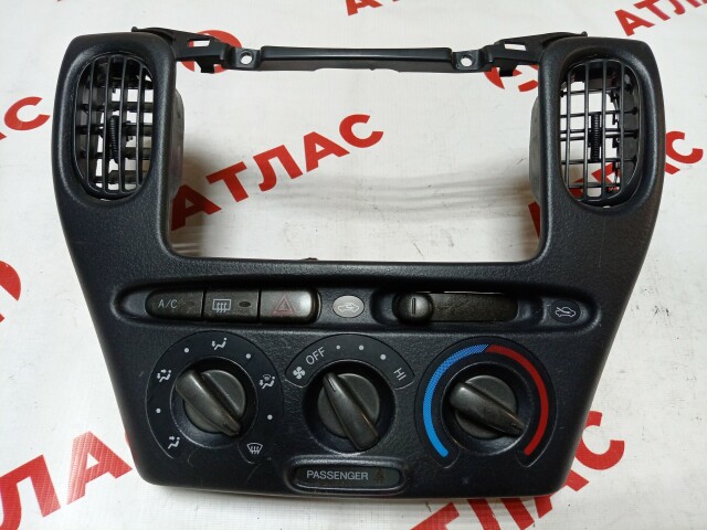 Блок управления печкой и кондиционером TOYOTA FunCargo 