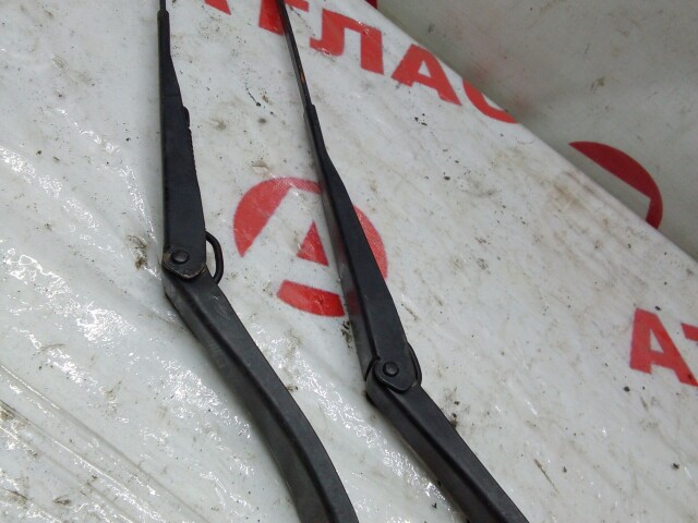 Щеткодержатель RENAULT Sandero Stepway 