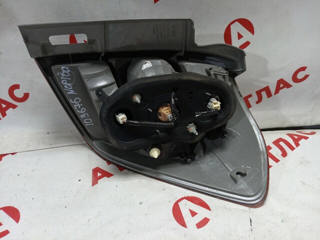 Стоп TOYOTA Ractis 