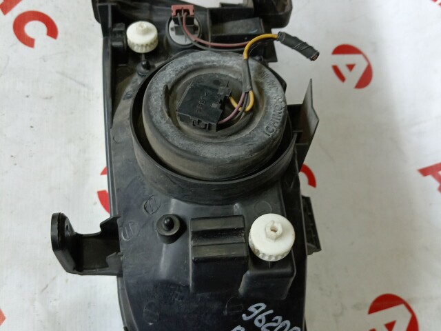 Фара NISSAN Sunny 