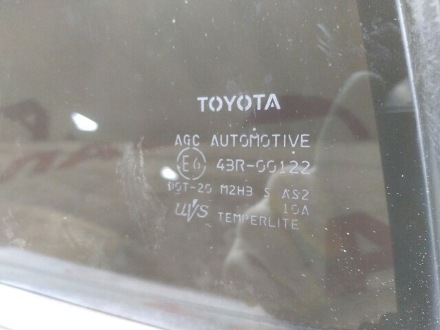 Треугольник (стекло) TOYOTA RAV4 