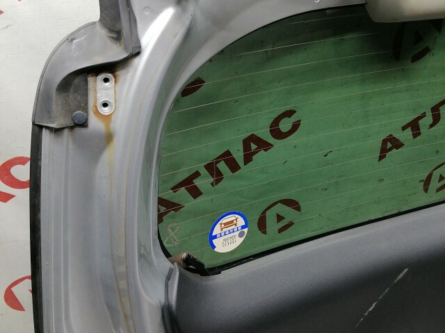 Дверь багажника TOYOTA Ractis 