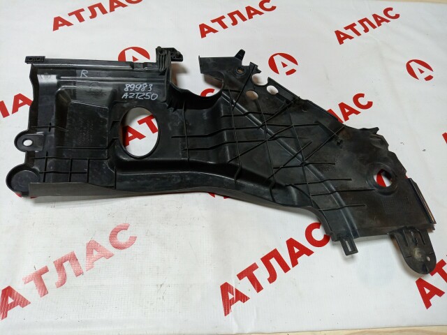 Накладка на радиатор TOYOTA Avensis 